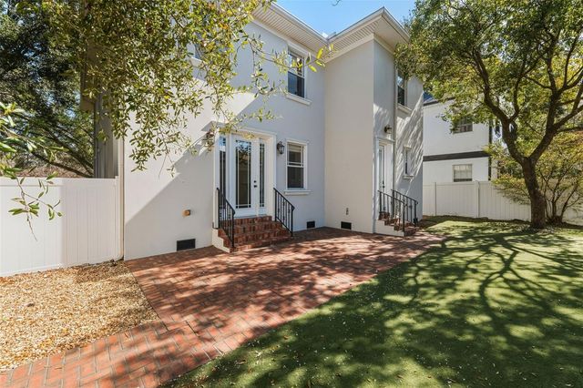 2722 N MYRTLE AVENUE, Tampa, FL 33602