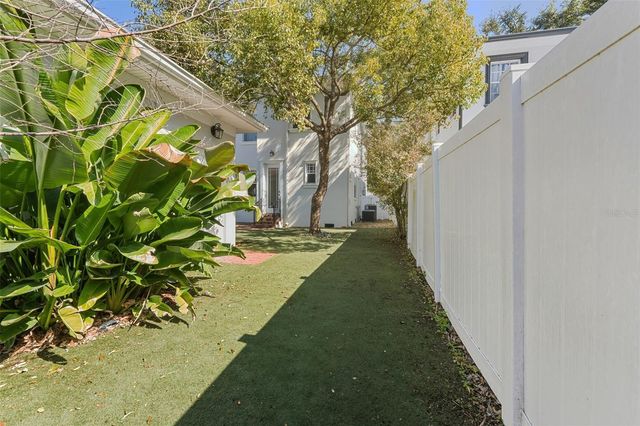 2722 N MYRTLE AVENUE, Tampa, FL 33602