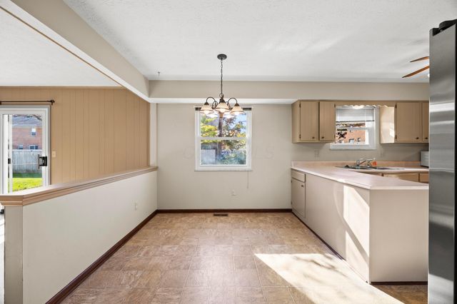 1297 Slade Avenue, Columbus, OH 43235