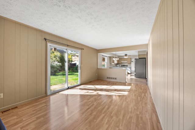 1297 Slade Avenue, Columbus, OH 43235