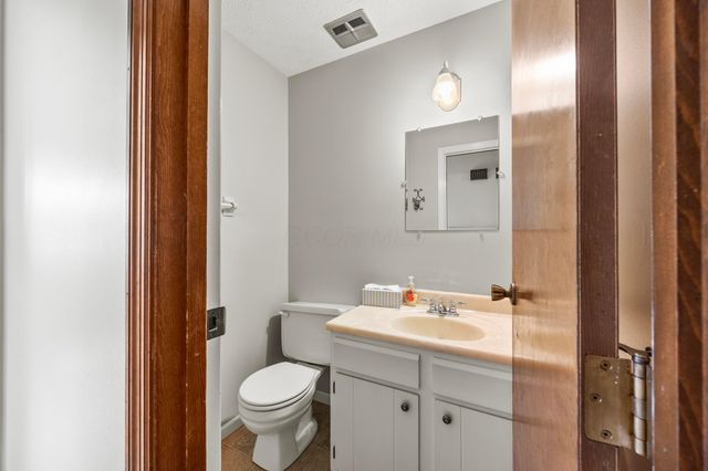 1297 Slade Avenue, Columbus, OH 43235