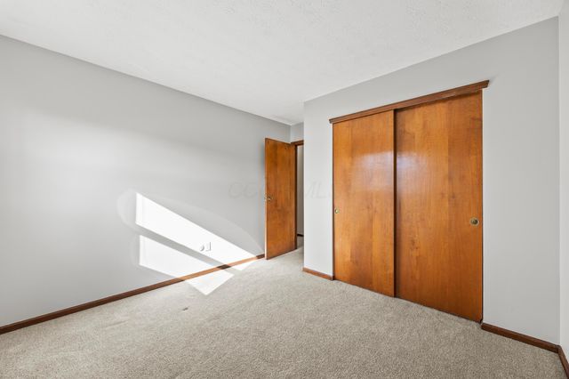 1297 Slade Avenue, Columbus, OH 43235