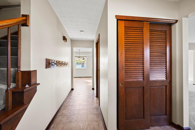 1297 Slade Avenue, Columbus, OH 43235