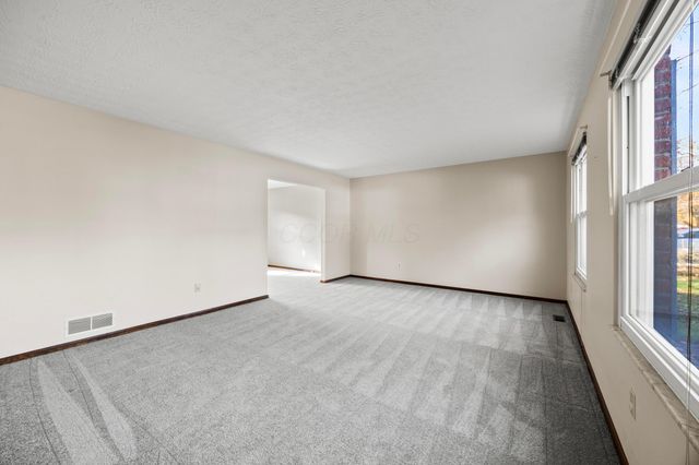 1297 Slade Avenue, Columbus, OH 43235