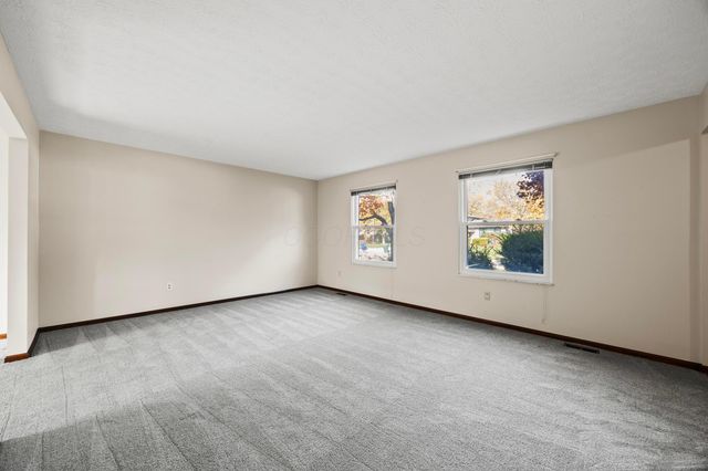 1297 Slade Avenue, Columbus, OH 43235