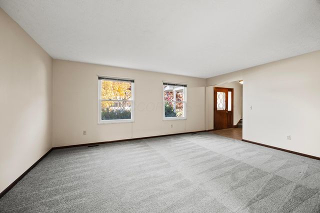 1297 Slade Avenue, Columbus, OH 43235