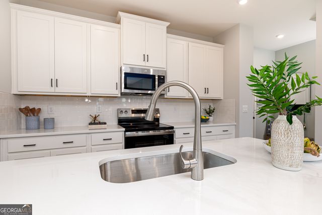 862 Leraes Way, Loganville, GA 30052