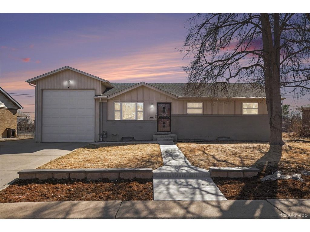 1560 E 112th Pl, Northglenn, CO 80233