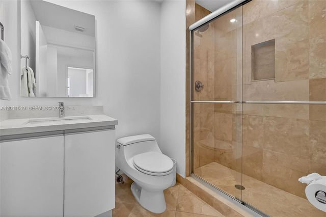 705 Crandon Blvd 506, Key Biscayne, FL 33149