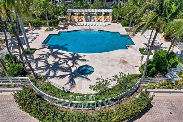 705 Crandon Blvd 506, Key Biscayne, FL 33149