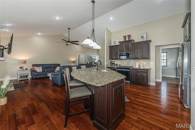8422 Treybrooke Place, O'fallon, IL 62269