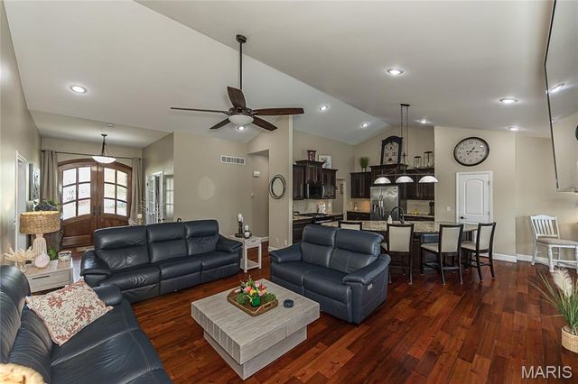 8422 Treybrooke Place, O'fallon, IL 62269