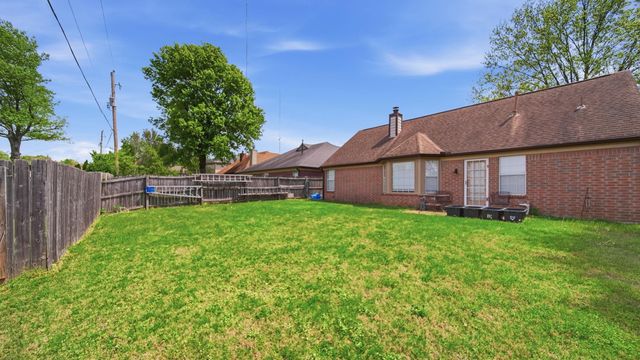 7086 COUNTRY WALK DR, Cordova, TN 38018