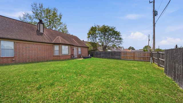 7086 COUNTRY WALK DR, Cordova, TN 38018