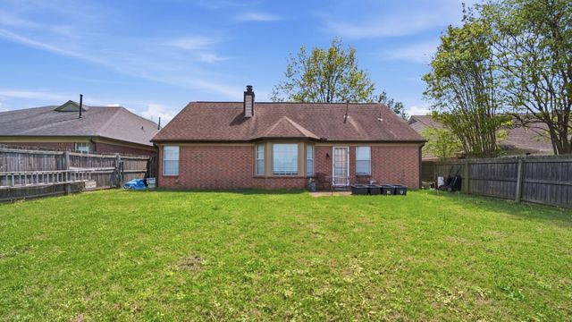 7086 COUNTRY WALK DR, Cordova, TN 38018