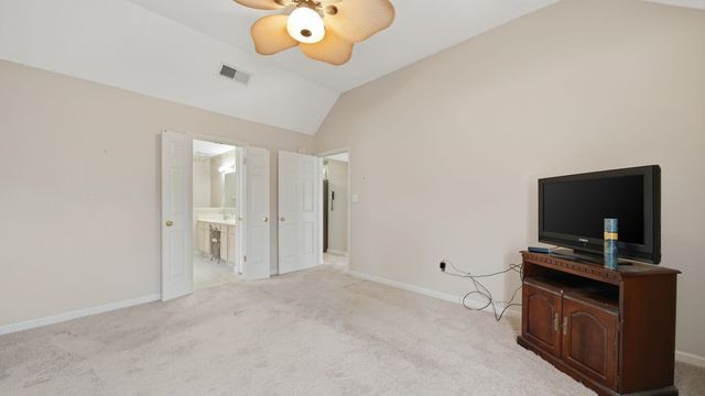 7086 COUNTRY WALK DR, Cordova, TN 38018