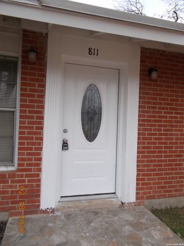 811 NORTH BLVD, Universal City, TX 78148