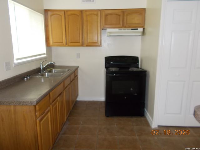 811 NORTH BLVD, Universal City, TX 78148