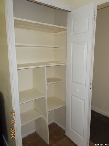 811 NORTH BLVD, Universal City, TX 78148