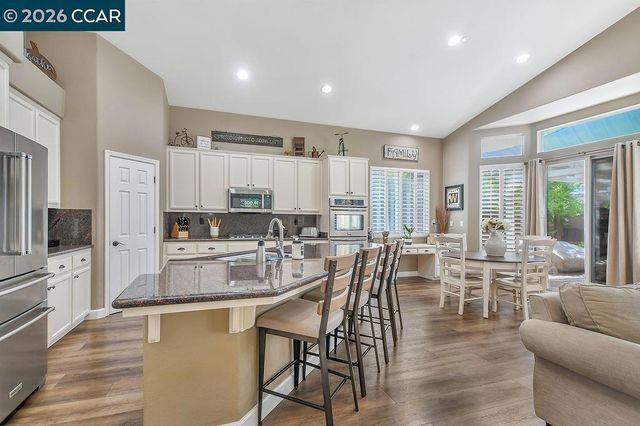 988 Country Glen Lane, Brentwood, CA 94513