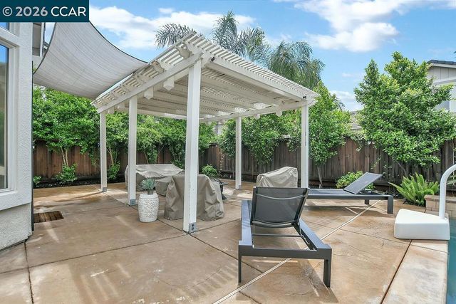 988 Country Glen Lane, Brentwood, CA 94513