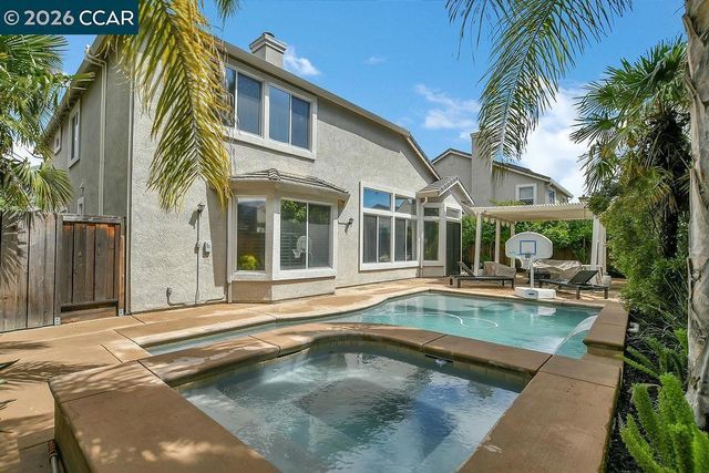 988 Country Glen Lane, Brentwood, CA 94513