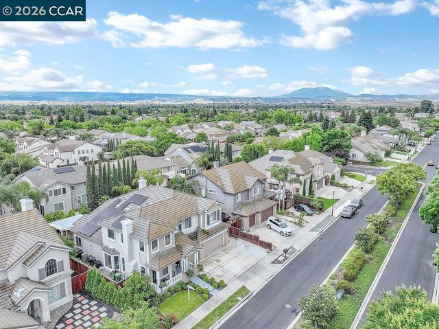 988 Country Glen Lane, Brentwood, CA 94513