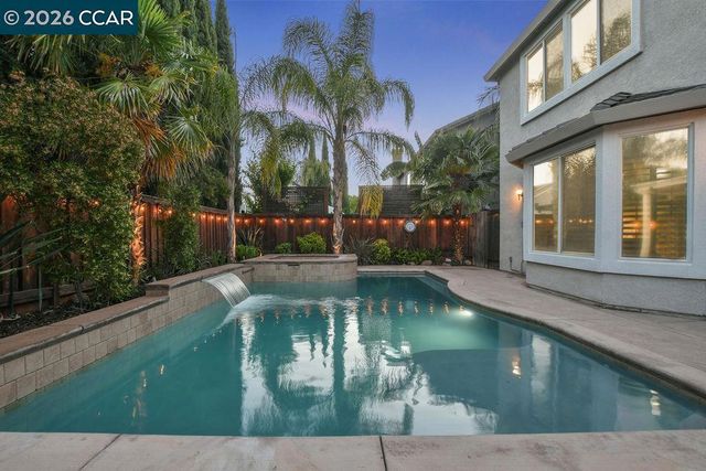 988 Country Glen Lane, Brentwood, CA 94513