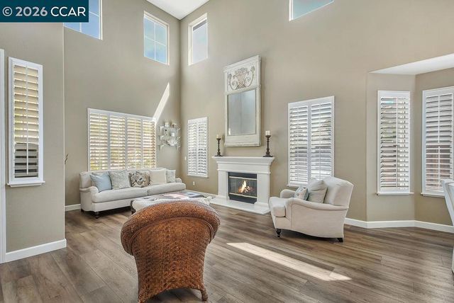988 Country Glen Lane, Brentwood, CA 94513