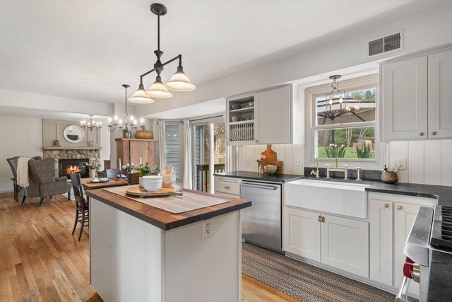 W254S7310 Glenview DRIVE, Waukesha, WI 53189