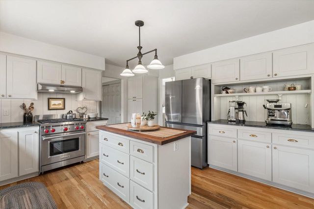W254S7310 Glenview DRIVE, Waukesha, WI 53189