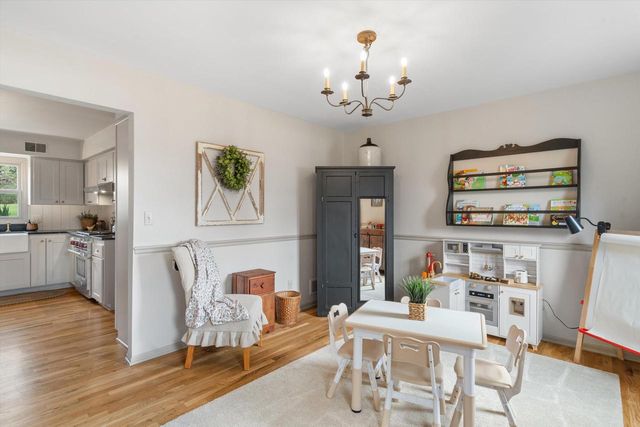 W254S7310 Glenview DRIVE, Waukesha, WI 53189