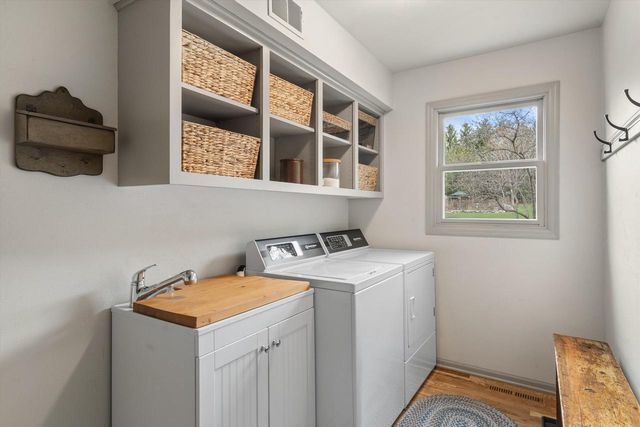 W254S7310 Glenview DRIVE, Waukesha, WI 53189