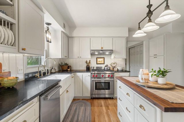 W254S7310 Glenview DRIVE, Waukesha, WI 53189