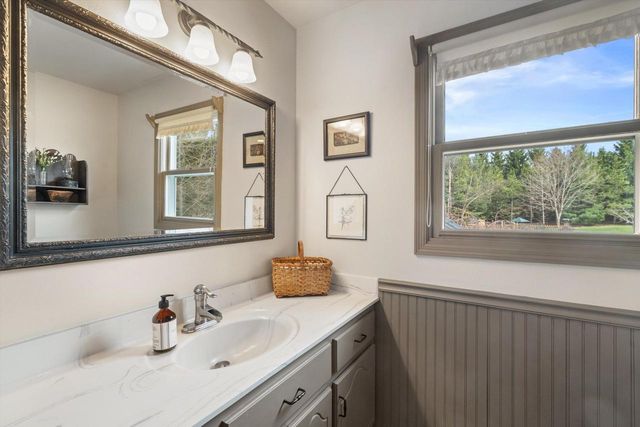 W254S7310 Glenview DRIVE, Waukesha, WI 53189