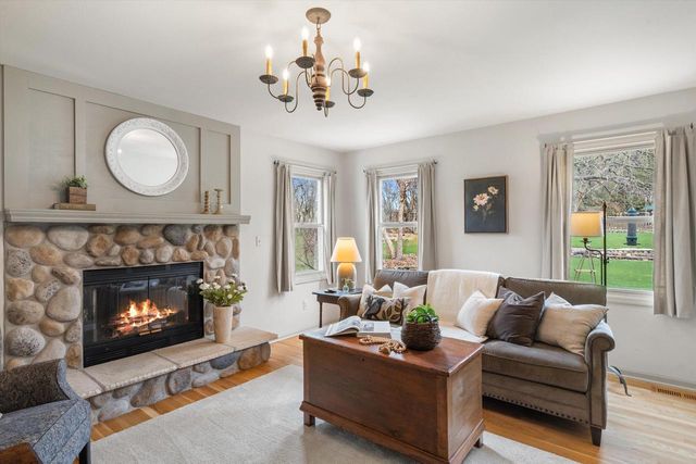 W254S7310 Glenview DRIVE, Waukesha, WI 53189