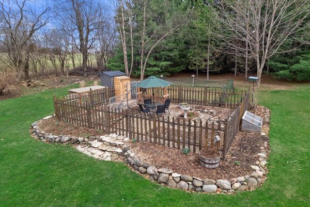 W254S7310 Glenview DRIVE, Waukesha, WI 53189