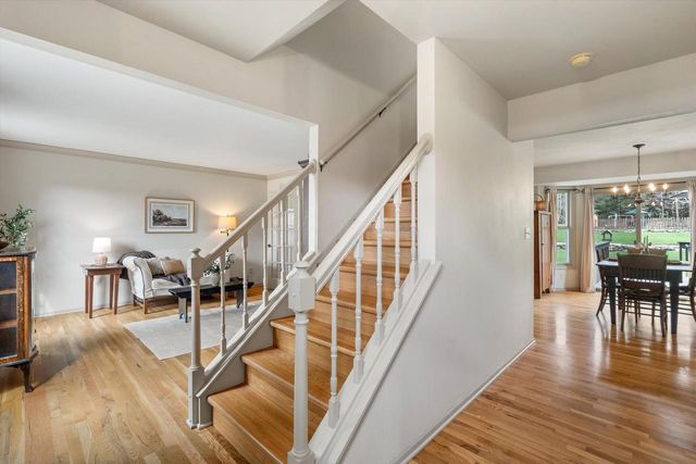 W254S7310 Glenview DRIVE, Waukesha, WI 53189