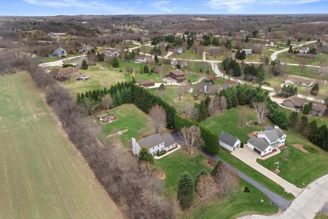 W254S7310 Glenview DRIVE, Waukesha, WI 53189