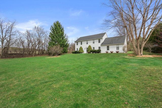 W254S7310 Glenview DRIVE, Waukesha, WI 53189