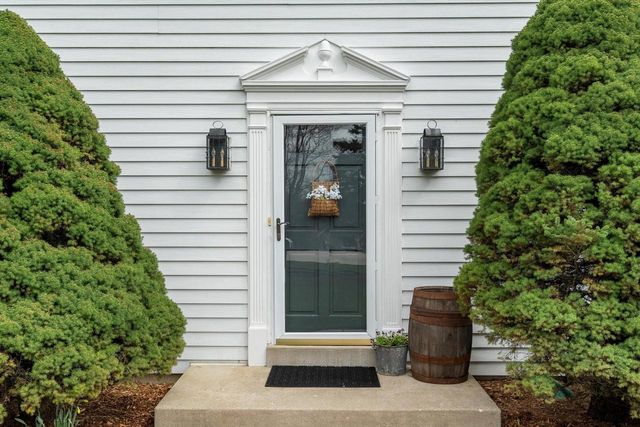 W254S7310 Glenview DRIVE, Waukesha, WI 53189