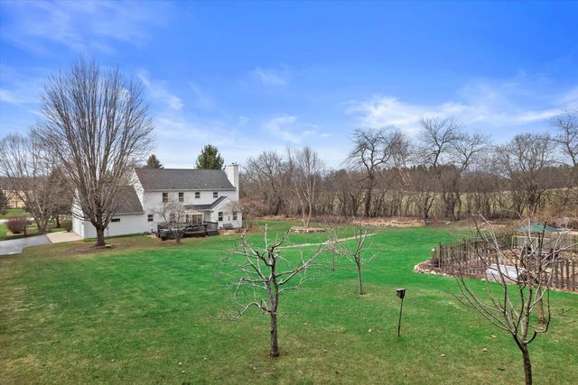 W254S7310 Glenview DRIVE, Waukesha, WI 53189