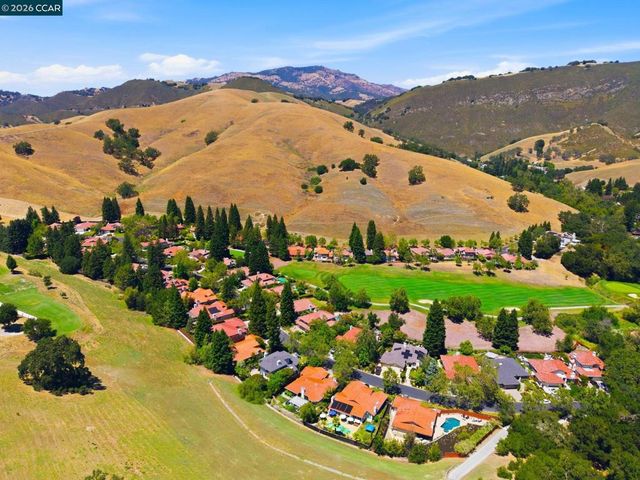 316 Live Oak Dr, Danville, CA 94506