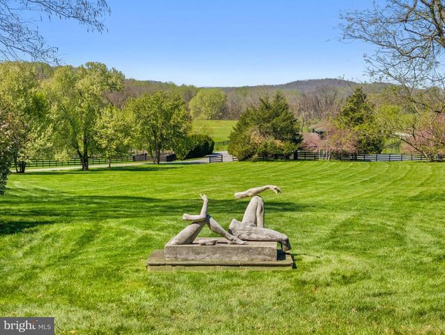 3252 WINCHESTER RD, Delaplane, VA 20144