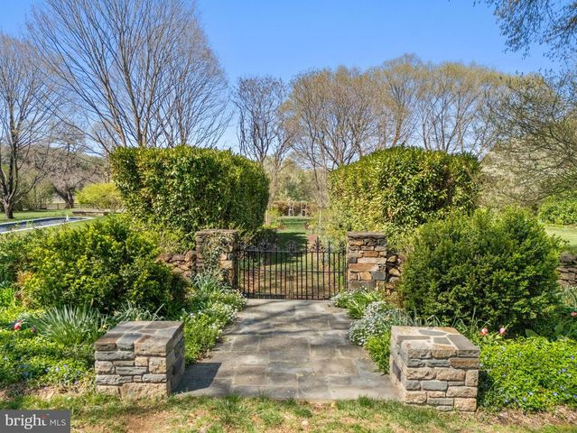 3252 WINCHESTER RD, Delaplane, VA 20144
