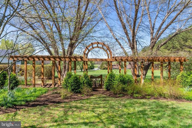 3252 WINCHESTER RD, Delaplane, VA 20144