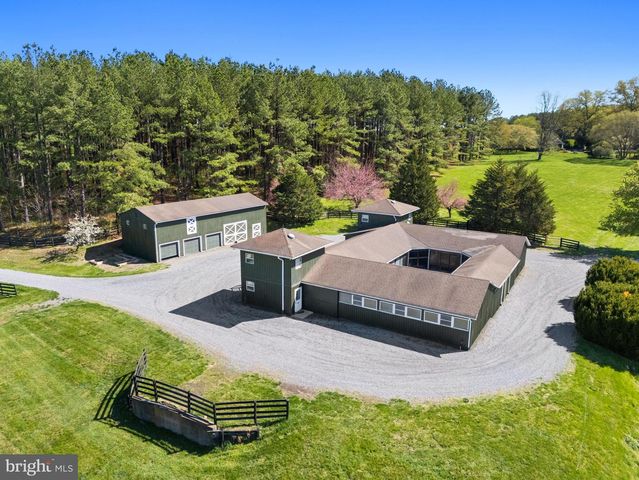 3252 WINCHESTER RD, Delaplane, VA 20144