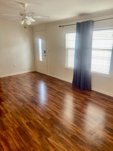 195 Plantation Boulevard, Lake Worth, FL 33467