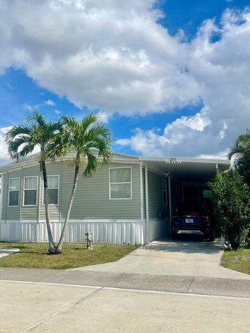 195 Plantation Boulevard, Lake Worth, FL 33467