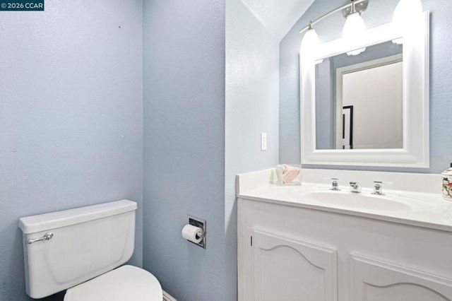 1345 Shell Ln, Clayton, CA 94517